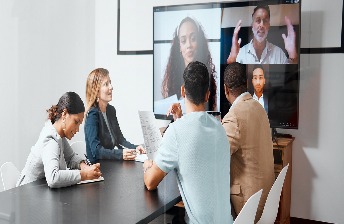 How to Use Video Conferencing to Improve Employee Training